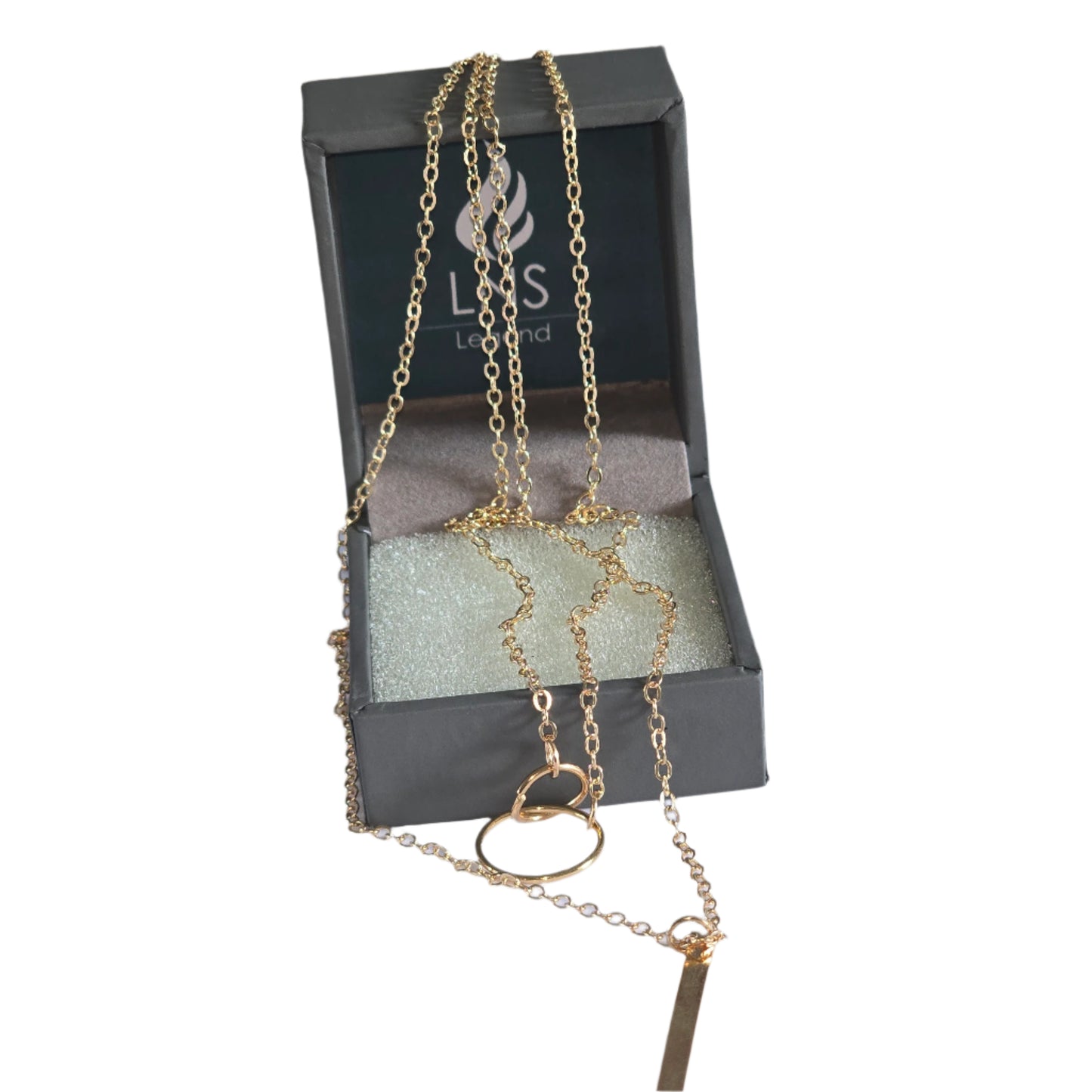 A simple, elegant gold necklace made for e veryday wear.