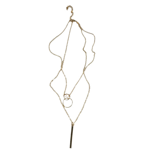 A simple, elegant gold necklace made for e veryday wear.